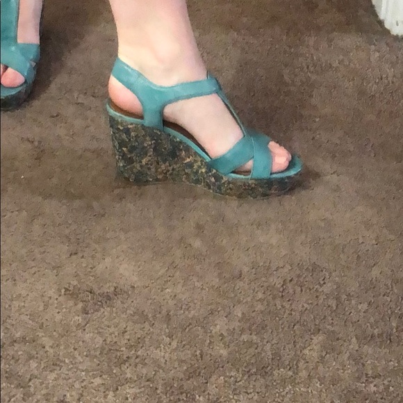 Nine West floral wedges - Picture 2 of 6
